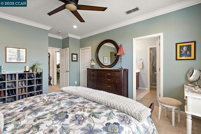 26 Warhol Way, Pleasant Hill CA: https://media.crmls.org/mediaz/5ae9b073-a292-4c06-a3ca-dbe29535fc5c.jpg