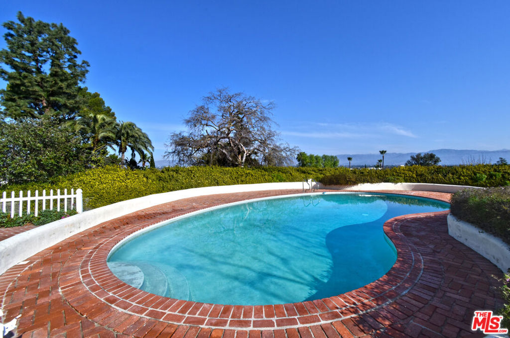 4141 Knobhill DriveSherman Oaks img 3