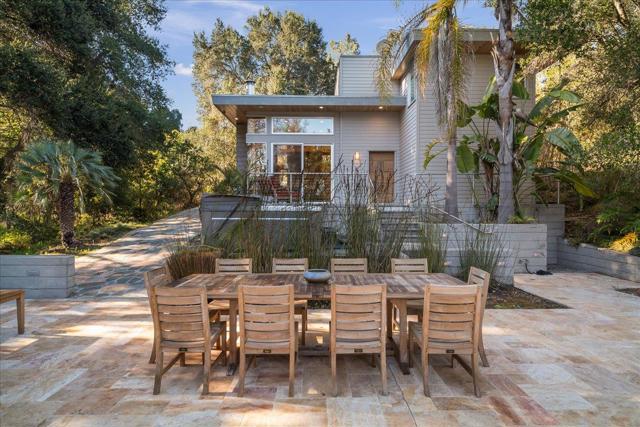 28140 Story Hill Lane, Los Altos Hills CA: https://media.crmls.org/mediaz/5aea163f-0daf-4f64-ba96-34dfe87c5679.jpg
