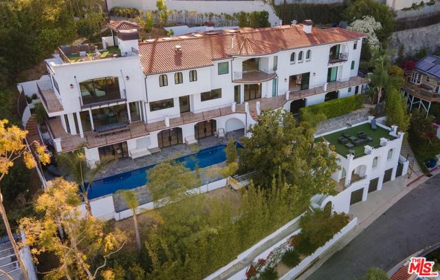 4733 Bonvue Avenue, Los Angeles CA: https://media.crmls.org/mediaz/5aea9d13-28f4-43ed-bcde-8469b0f8a94f.jpg