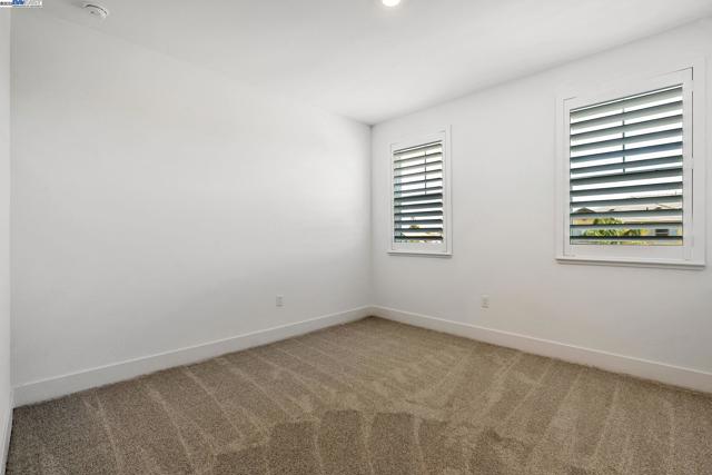 665 River Bend Dr, Lathrop CA: https://media.crmls.org/mediaz/5aeb2e82-4a69-4e7c-8c6f-7c3ffdd735b9.jpg