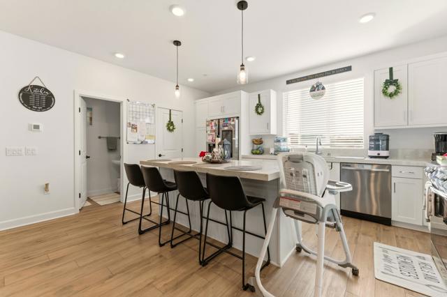 Detail Gallery Image 9 of 46 For 796 Makani St #3,  Chula Vista,  CA 91911 - 4 Beds | 3/1 Baths