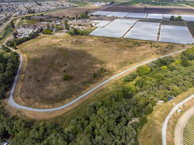 30 Riverside Road, Watsonville CA: https://media.crmls.org/mediaz/5aec035d-0197-45a5-85ad-b29a71cbfe61.jpg