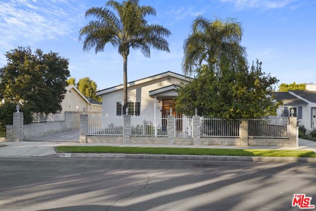 11647 Morrison Street photo 2