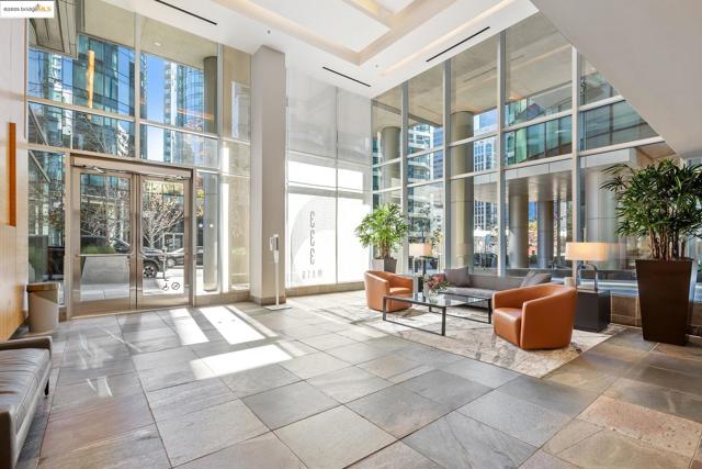 333 MAIN, San Francisco CA: https://media.crmls.org/mediaz/5aecc300-f8e8-42b1-b15c-01e3708fe4b4.jpg
