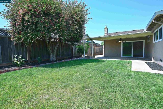 530 Hazel Street, Livermore CA: https://media.crmls.org/mediaz/5aed179b-93fd-41e0-a5e8-08e1832e5f87.jpg