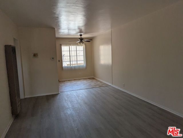 1365 Orange Grove Avenue, Glendale CA: https://media.crmls.org/mediaz/5aed734a-3060-45de-97d7-220e1580e927.jpg