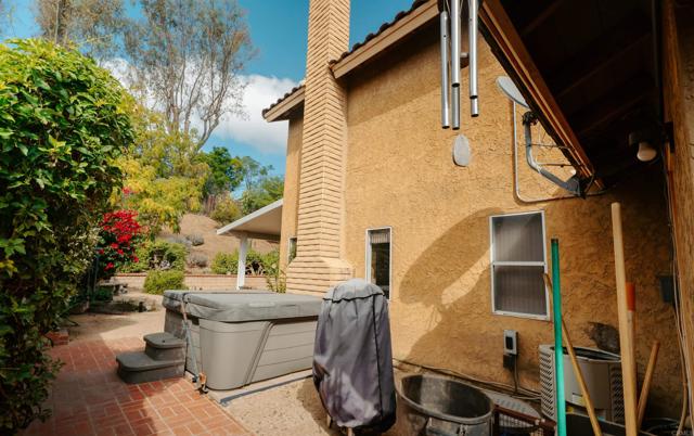 Detail Gallery Image 23 of 27 For 1715 Las Palmas Ln, Escondido,  CA 92026 - 3 Beds | 2/1 Baths