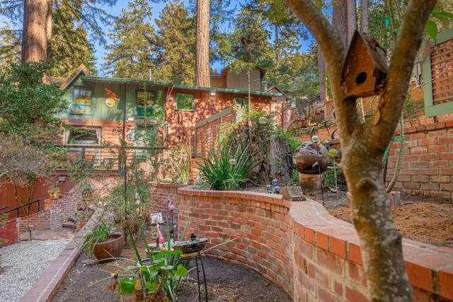 744 Cathedral Drive, Aptos CA: https://media.crmls.org/mediaz/5aee0379-7083-4d58-a121-de57f4721d1e.jpg