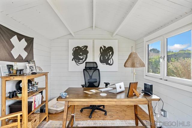 350 Punta Baja Dr, Solana Beach CA: https://media.crmls.org/mediaz/5aee0903-32b9-4dc2-95b8-baa199302d93.jpg