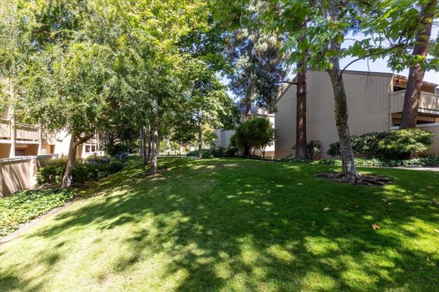 976 Kiely Boulevard, Santa Clara CA: https://media.crmls.org/mediaz/5aeea774-279e-4f3b-b94a-1190e86babfd.jpg