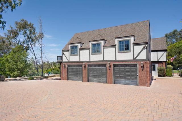 3251 Piragua Street, Carlsbad CA: https://media.crmls.org/mediaz/5aef1606-a129-4691-b3d9-24d6b5ab3863.jpg