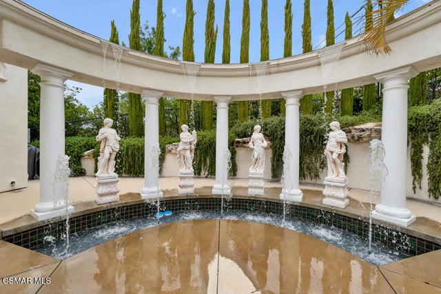 932 Rosario Drive, Thousand Oaks CA: https://media.crmls.org/mediaz/5aef4441-e456-4c5c-a0b7-46ca9fca83ca.jpg