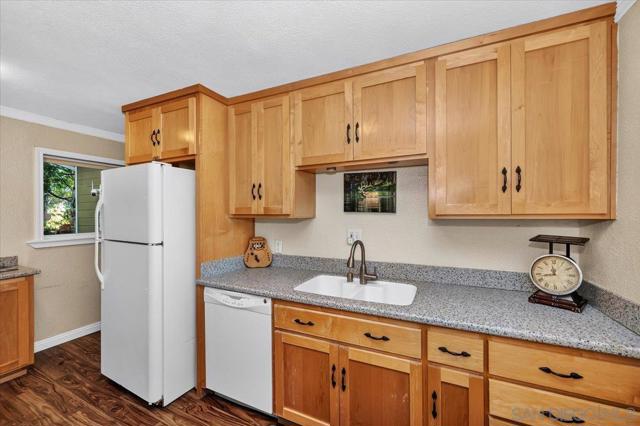 710 Arosa, Crestline, CA 92325