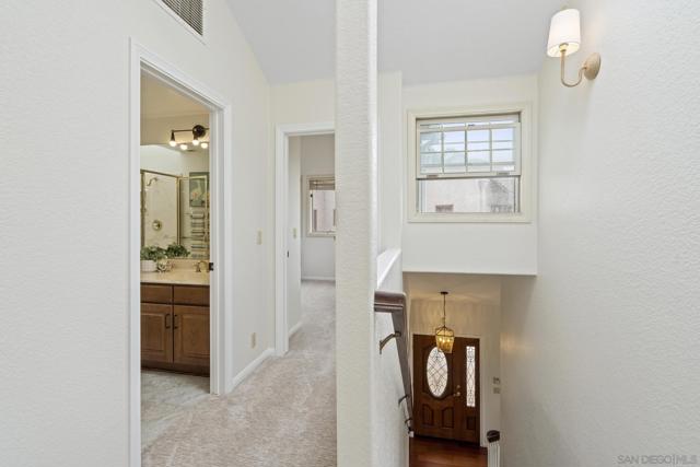 717 C Ave, Coronado CA: https://media.crmls.org/mediaz/5af06500-8617-469c-9abd-3068ce0d37f8.jpg