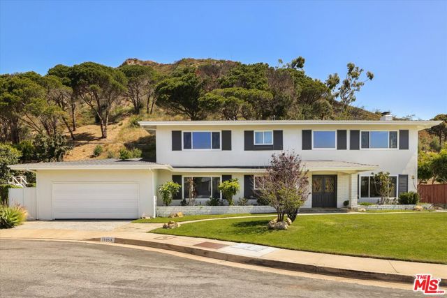 18053 Blue Sail Drive photo 2