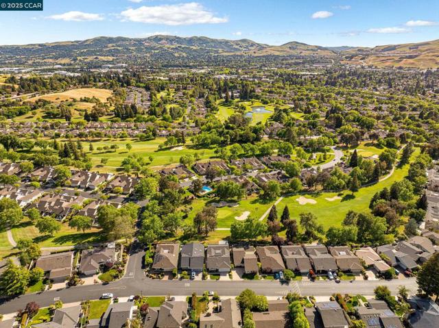 685 Saint George Rd, Danville CA: https://media.crmls.org/mediaz/5af17e3b-c69c-48a7-8497-d94ad5817db5.jpg