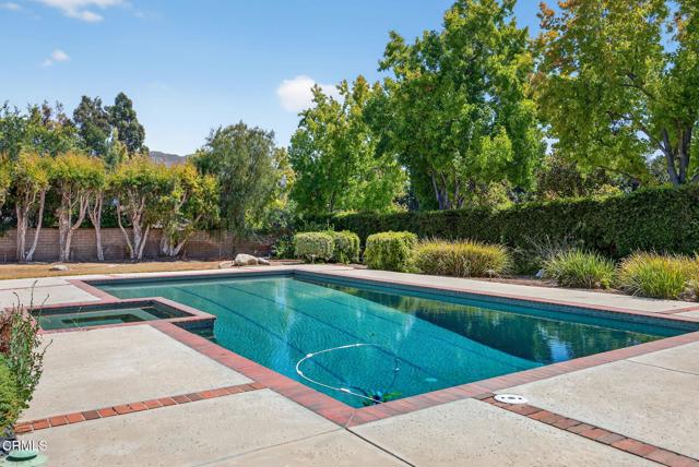 1809 Via Montecito, Camarillo CA: https://media.crmls.org/mediaz/5af17fc2-07d3-4012-aece-329d0aa1ed06.jpg