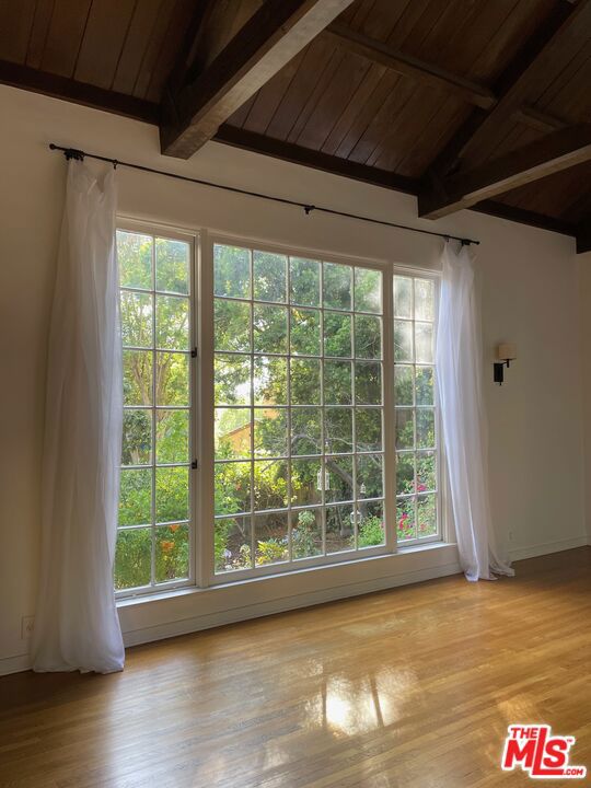 3116 Lake Hollywood Drive, Los Angeles CA: https://media.crmls.org/mediaz/5af2ead9-4bda-474d-912b-aabcc187394b.jpg