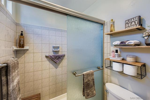 12450 Robison Blvd, Poway CA: https://media.crmls.org/mediaz/5af379d3-7748-4295-8044-93dcaab18481.jpg