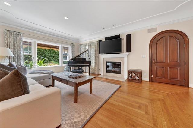 16839 Frank Avenue, Los Gatos CA: https://media.crmls.org/mediaz/5af423da-f9d1-47e0-b222-bc41d31a7831.jpg