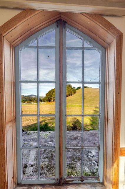 1009 Miramontes Street, Half Moon Bay CA: https://media.crmls.org/mediaz/5af43bb8-1c5a-4700-8a15-f9e431d5c863.jpg