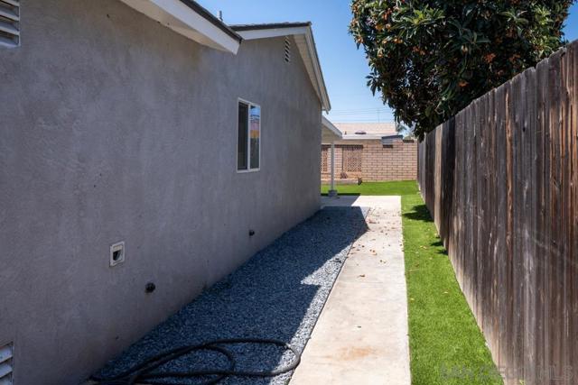 1610 Dumar Ave, El Cajon CA: https://media.crmls.org/mediaz/5af49665-521d-4ce5-bf01-348909d6da92.jpg