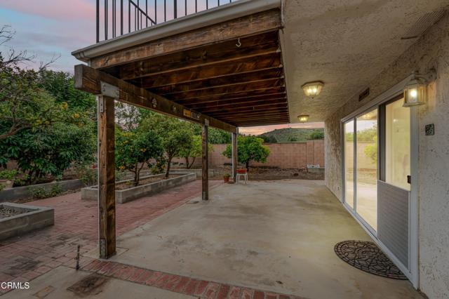 202 Faculty Street, Thousand Oaks CA: https://media.crmls.org/mediaz/5af5826f-4bee-449a-80ba-d47e35830575.jpg