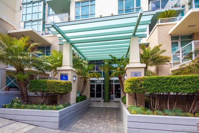 850 Beech St, San Diego CA: https://media.crmls.org/mediaz/5af5f597-40bd-47c8-90ad-bc81b00b960e.jpg