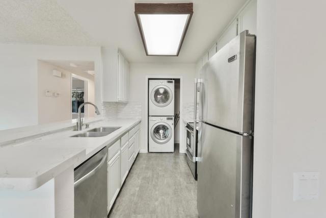 4974 Flat Rock Circle, San Jose CA: https://media.crmls.org/mediaz/5af654d8-b0e9-4471-801b-5b5efeb7f340.jpg