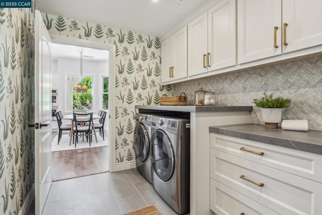 10 Candlelight Lane, Lafayette CA: https://media.crmls.org/mediaz/5af68c4b-360f-4676-96b2-8f71abd4fca2.jpg