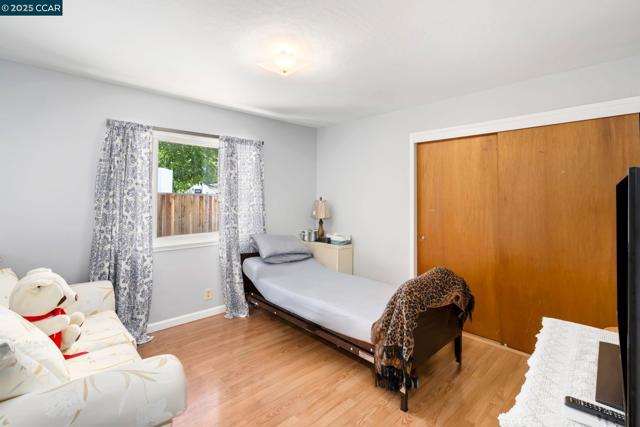 1216 Sherlock Way, Concord CA: https://media.crmls.org/mediaz/5af69492-d4ed-43d7-85f8-902c66349372.jpg