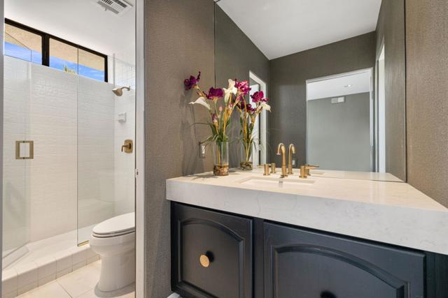 49 Mission Palms E Drive, Rancho Mirage CA: https://media.crmls.org/mediaz/5af846d3-5bf1-4da8-a1bd-1c8434b01414.jpg