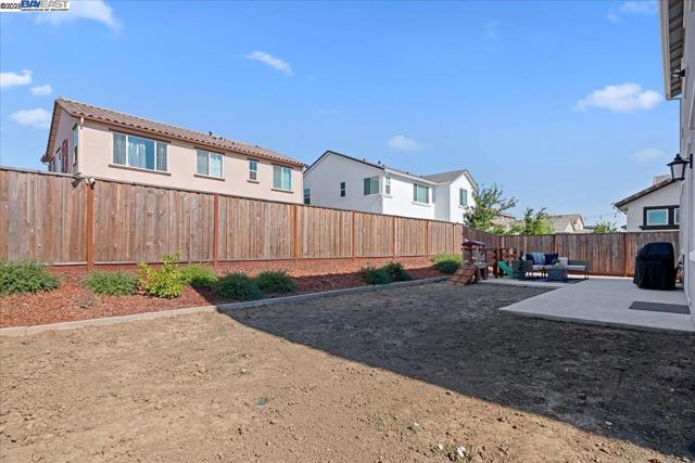 5360 Trimonti Cir, Antioch CA: https://media.crmls.org/mediaz/5af88556-3b11-48c7-bd94-0b090428090f.jpg