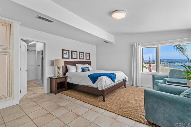 3366 Bayside Walk, San Diego CA: https://media.crmls.org/mediaz/5af8d190-86e6-48e7-94dc-7a598bfd1c9d.jpg