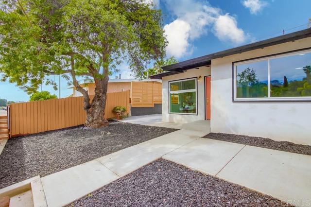 5610 Streamview Drive, San Diego CA: https://media.crmls.org/mediaz/5af97b3a-0a3b-420b-ae55-0ad2c4a33be7.jpg