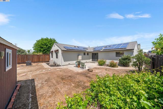 3819 California Way, Livermore CA: https://media.crmls.org/mediaz/5afa4a4b-cae5-47a5-8fff-3c62189e53aa.jpg