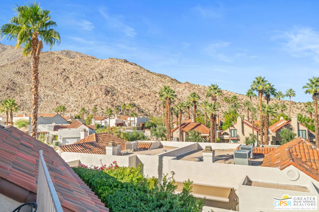 2960 Lantana Court, Palm Springs CA: https://media.crmls.org/mediaz/5afa8983-5ae2-42c1-9788-9e407f571f3c.jpg