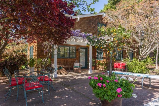 45 Bear Gulch Drive, Portola Valley CA: https://media.crmls.org/mediaz/5afb20ee-8a6e-49aa-95a4-9a7675dbee80.jpg