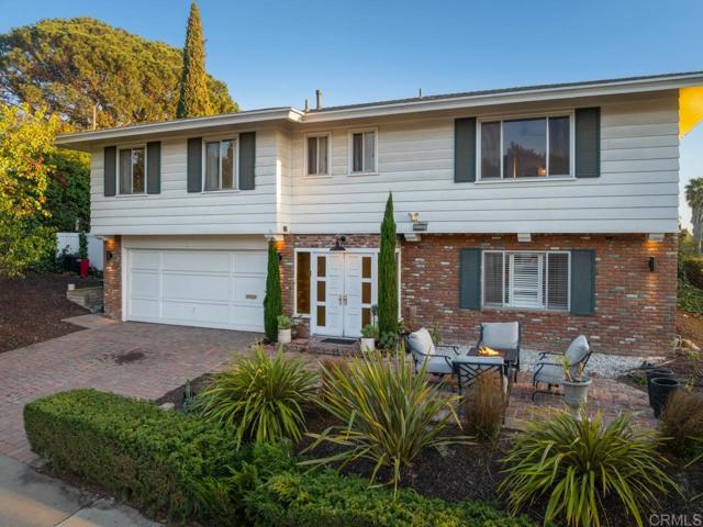 5171 College Gardens Court, San Diego CA: https://media.crmls.org/mediaz/5afb5c43-239f-476d-a98d-28aa2804cef6.jpg