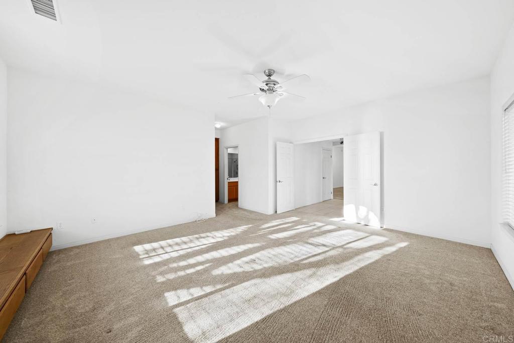 https://media.crmls.org/mediaz/5afb6333-0365-493b-9945-2808b5469c7c.jpg?preset=X-Large