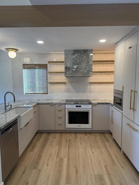 Detail Gallery Image 2 of 26 For 930 via Mil Cumbres, Solana Beach,  CA 92075 - 2 Beds | 2 Baths