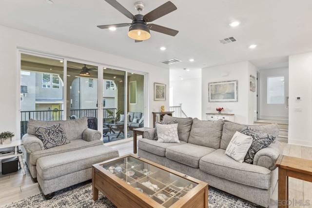 15447 Van Lodensteyn Way, San Diego CA: https://media.crmls.org/mediaz/5afc4608-cdf0-4d1c-a466-7ff8c5d0468f.jpg