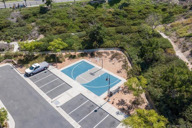 4347 Harbor Way, Oceanside CA: https://media.crmls.org/mediaz/5afc6886-0796-4543-ac72-cecd2a3fcf19.jpg