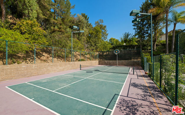 22205 Dardenne Street, Calabasas CA: https://media.crmls.org/mediaz/5afc6f61-23bd-427c-9803-a855c13cb18f.jpg