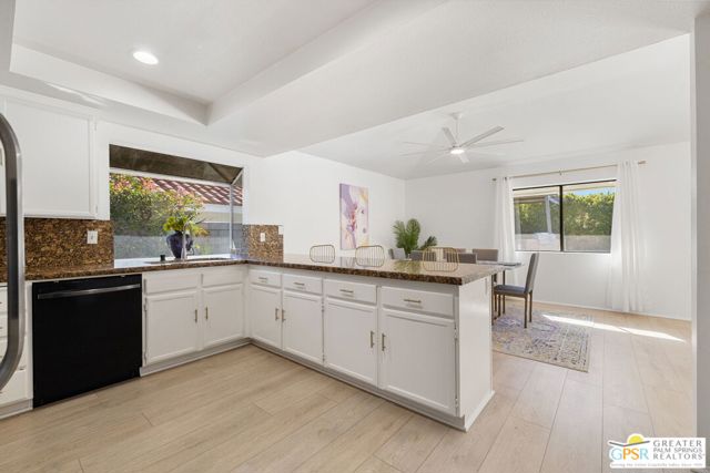 1489 E Francis Drive, Palm Springs CA: https://media.crmls.org/mediaz/5afc9231-c294-4908-b3a9-31b926c4185f.jpg