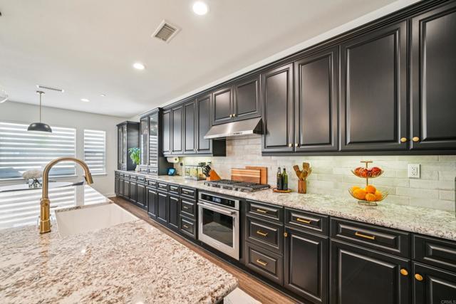 Detail Gallery Image 8 of 35 For 33294 Barmetta Ln, Temecula,  CA 92592 - 4 Beds | 2/1 Baths