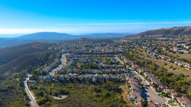 Detail Gallery Image 32 of 32 For 1789 Lemon Tree Ct, San Marcos,  CA 92078 - 5 Beds | 4/1 Baths