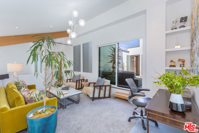 18 Union Jack Street, Marina del Rey CA: https://media.crmls.org/mediaz/5afd5893-d9dd-4586-91fc-7ccd23bbfb44.jpg