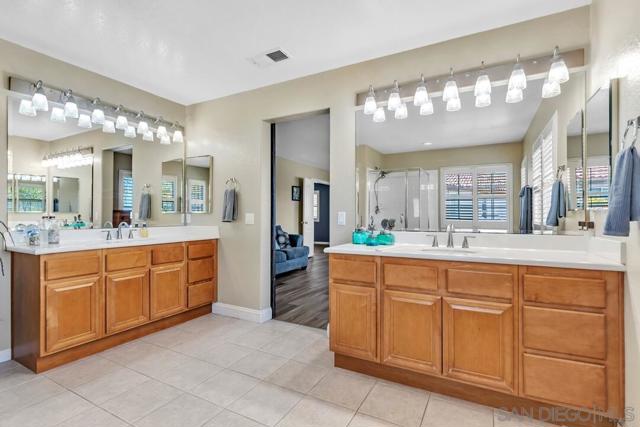 4252 Alta Vista Court, Oceanside CA: https://media.crmls.org/mediaz/5afe1942-63c0-4836-8f1a-5e46f6ea168c.jpg